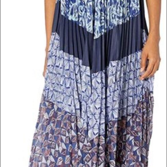 BCBGMaxAzria Boho Juan Sleeveless Halter Printed Pleated Maxi Dress Blue XS - Picture 5 of 5